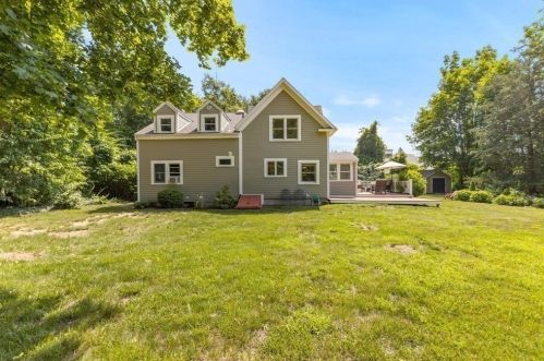 4 Pinegrove Rd, Hingham MA 02043-3923 exterior