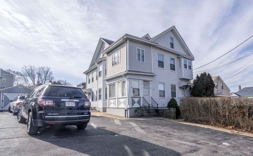 1315 Bedford St, Fall River, MA 02723-2637