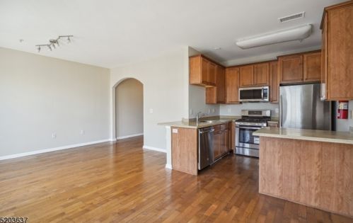 710 Hero Way, Belleville NJ  07109-5338 exterior