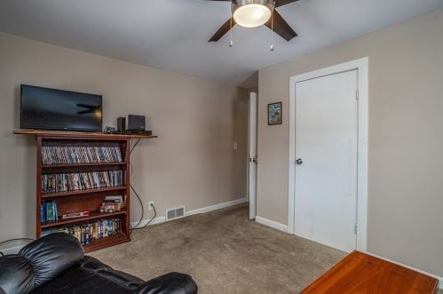 38 Fredette St, Royalston MA 01331-1112 exterior