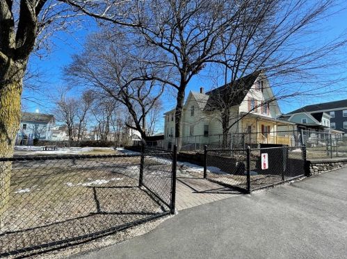 83 Houghton St, Worcester MA 01604-3823 exterior