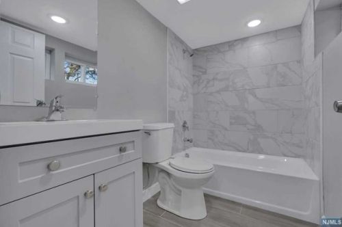 122 Grand Pl, Kearny NJ  07032-1847 exterior