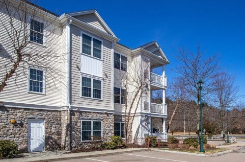 1108 Davenport Ave, Canton, MA 02021-1002