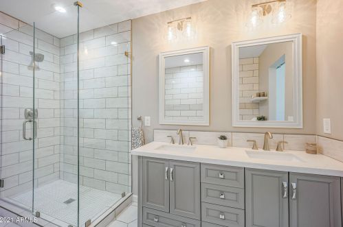 1359 Clarendon Ave, Phoenix AZ  85013-3330 exterior