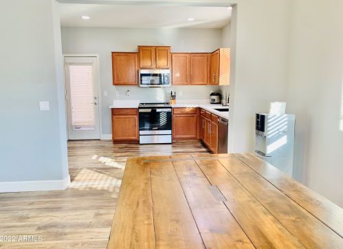 2837 73 Dr, Phoenix AZ 85043-7231 exterior