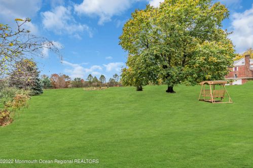 70 Reynolds Dr, Tinton Falls, NJ 07724-2326