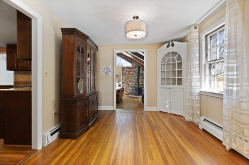 34 Rose St, Milton MA 02186-4616 exterior