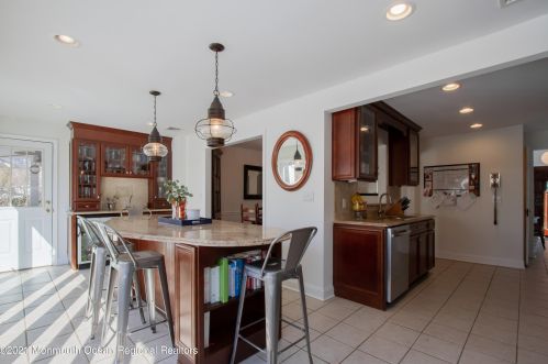 33 Sunnycrest Dr, Little Silver NJ 07739-1126 exterior