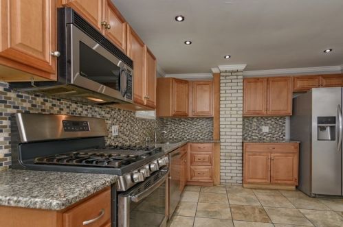 3 Mt Vernon St, Lawrence MA 01843-3206 exterior