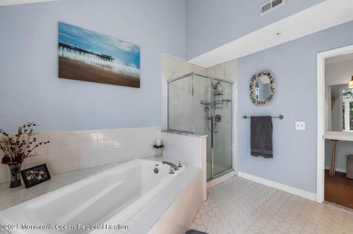 47 Tower Hl Dr, Tinton Falls NJ 07701-2400 exterior