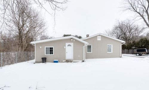 1098 Western Ave, Montgomery MA 01085-2616 exterior