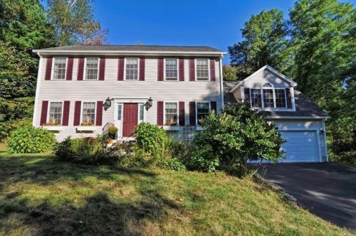 32 Buttonwood Ave, Sutton, MA 01590-3849