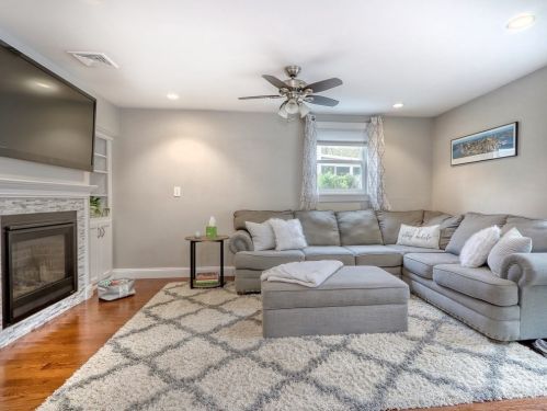 108 Crane St, Dedham MA 02026-3842 exterior