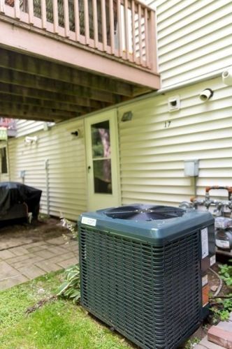 91 Donohue Rd, Dracut MA 01826-4550 exterior