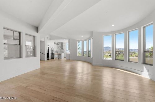 1825 Cinnabar Ave, Phoenix AZ  85020-1916 exterior