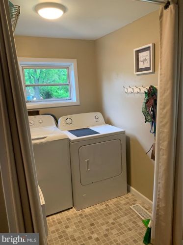 623 Wesley Ave, West Deptford NJ 08063-1247 exterior