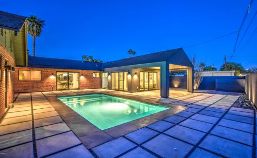 1201 Edgemont Ave, Phoenix AZ 85035-1809 exterior