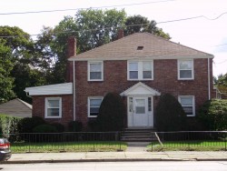 1552 Washington St, Newton, MA 02465-2221
