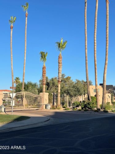 12611 41st Pl, Phoenix AZ  85032-7408 exterior