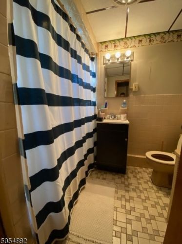 105 Baldwin Pl, Belleville NJ 07109-1742 exterior