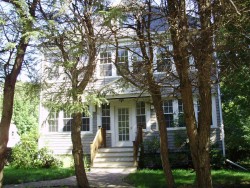 9 Woodbine St, Newton, MA 02466-1808