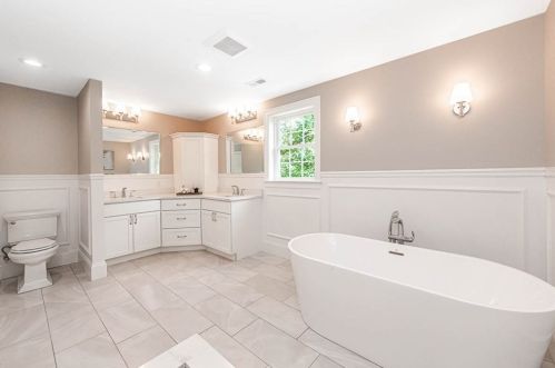 53 Lantern Ln, Arlington MA 02474-1806 exterior