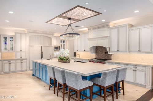 4450 54th St, Phoenix AZ 85018-1905 exterior