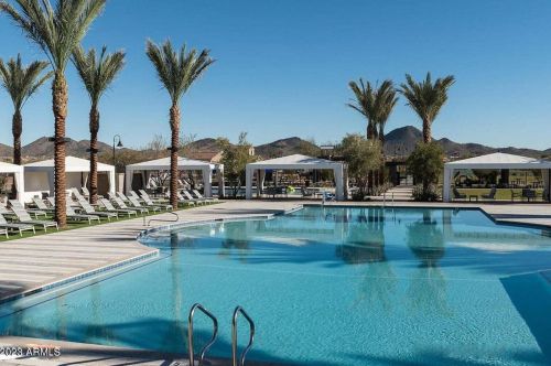 25425 20th Ave, Phoenix AZ  85085-2060 exterior