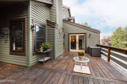 3073 Fawn Dr, Park City UT 84098-5368 exterior