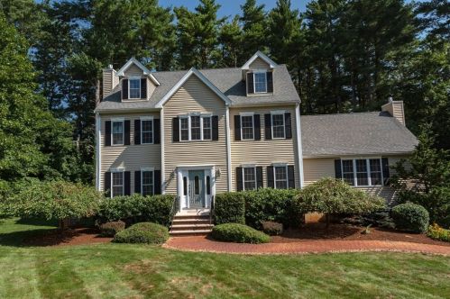 3 Patriot Cir, East Bridgewater, MA 02333-1367