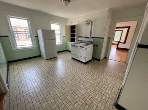 130 Stafford St, Worcester MA 01603-1438 exterior