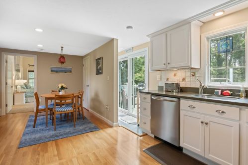 2 Uncle Zlotis Rd, Chatham MA 02633-1595 exterior