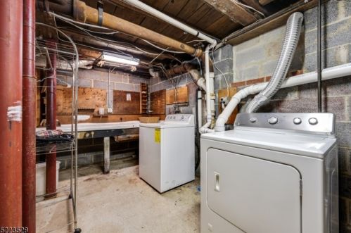 27 Ridgedale Ave, East Hanover NJ 07936-1804 exterior