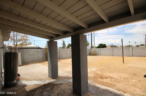 2908 Bloomfield Rd, Phoenix AZ 85029-2950 exterior