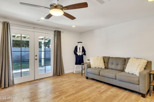 13215 37 Pl, Phoenix AZ 85050-2699 exterior