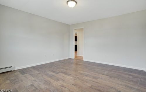 6 Watsessing Ave, Belleville NJ  07109-4101 exterior