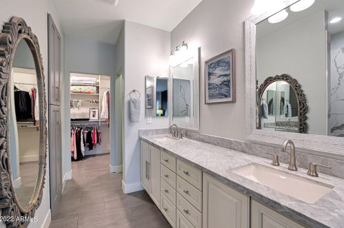 1665 Blaylock Dr, Phoenix AZ 85085-6324 exterior