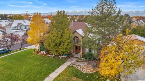 9232 Stone Ridge Cir, Sandy UT 84093-2698 exterior