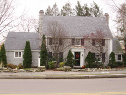 411 Brookline St, Newton, MA 02459-3142