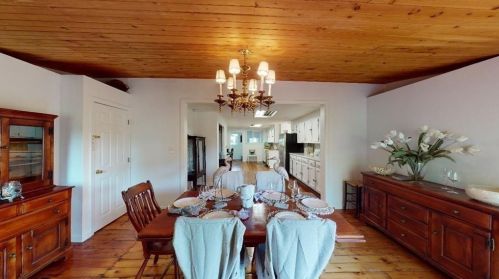 28 Pond St, Wareham, MA 02571-2781