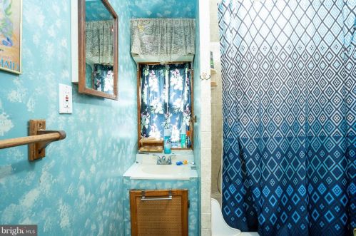 75 Toms River Rd, Jackson Twp NJ 08527-5237 exterior