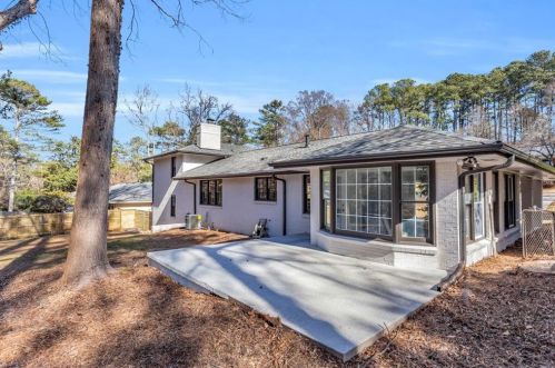 2022 Deren Way, Atlanta GA  30345-3710 exterior