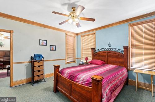 48 Newton Ave, West Deptford NJ 08096-4610 exterior