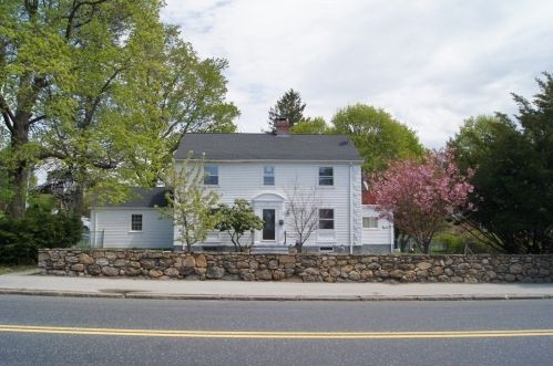 203 Burncoat St, Worcester, MA 01606-2405