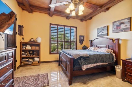 33807 4 Dr, Phoenix AZ 85045-0464 exterior