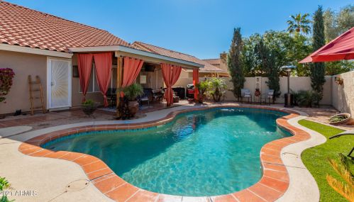 14250 43rd St, Phoenix AZ 85032-3322 exterior