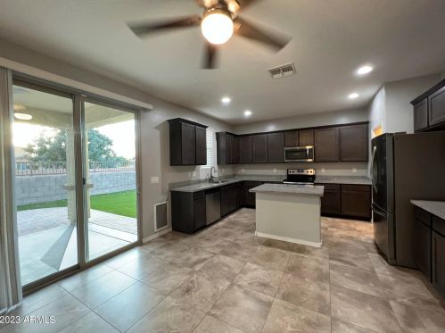 7420 27th St, Phoenix AZ  85042-5919 exterior