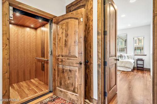 3228 Lower Saddleback Rd, Park City UT 84098-5699 exterior