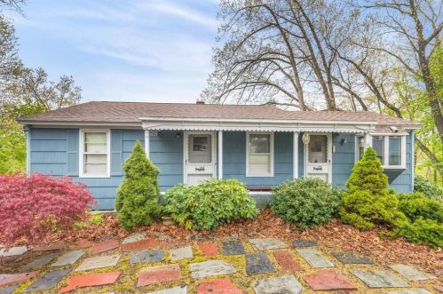 75 Dl St, Methuen MA 01844-7304 exterior