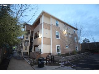 9257 Clinton St, Portland, OR 97266-1492